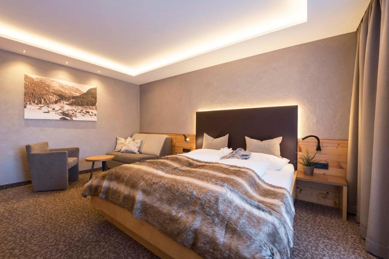 Hotel Garni Mirabell Ischgl Exteriör bild