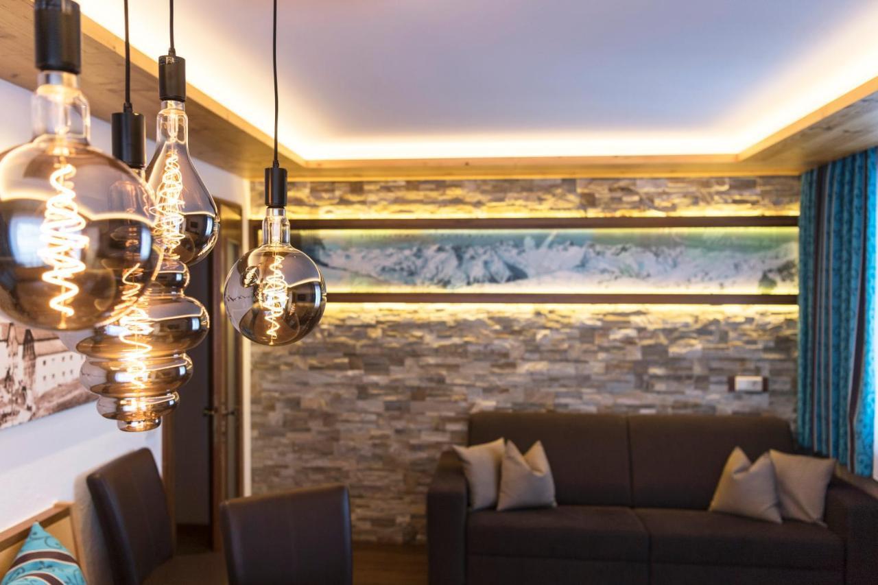 Hotel Garni Mirabell Ischgl Exteriör bild