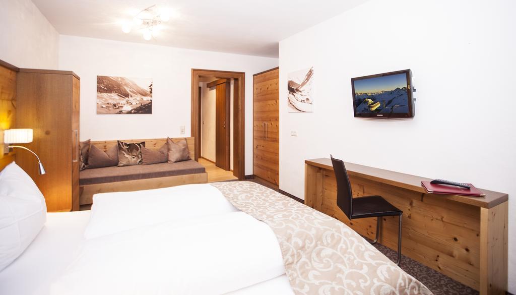 Hotel Garni Mirabell Ischgl Exteriör bild