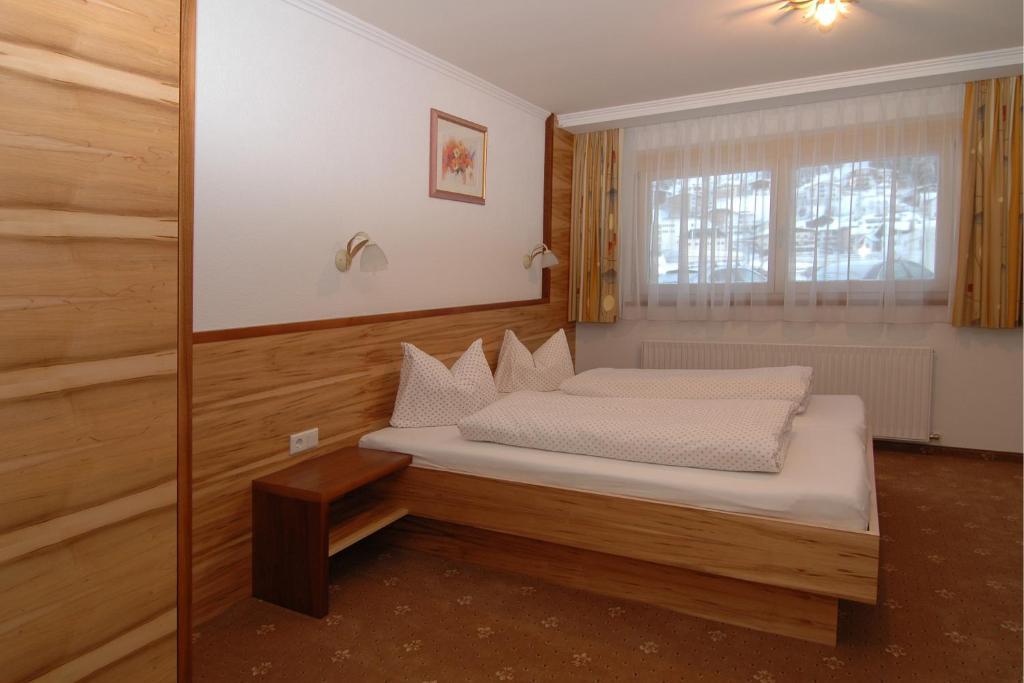 Hotel Garni Mirabell Ischgl Exteriör bild